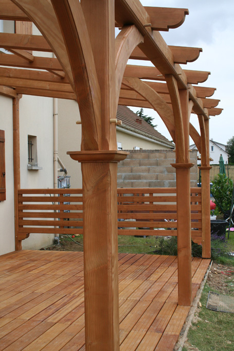 Pergola chevron tête de corbeau et corniche D&CO