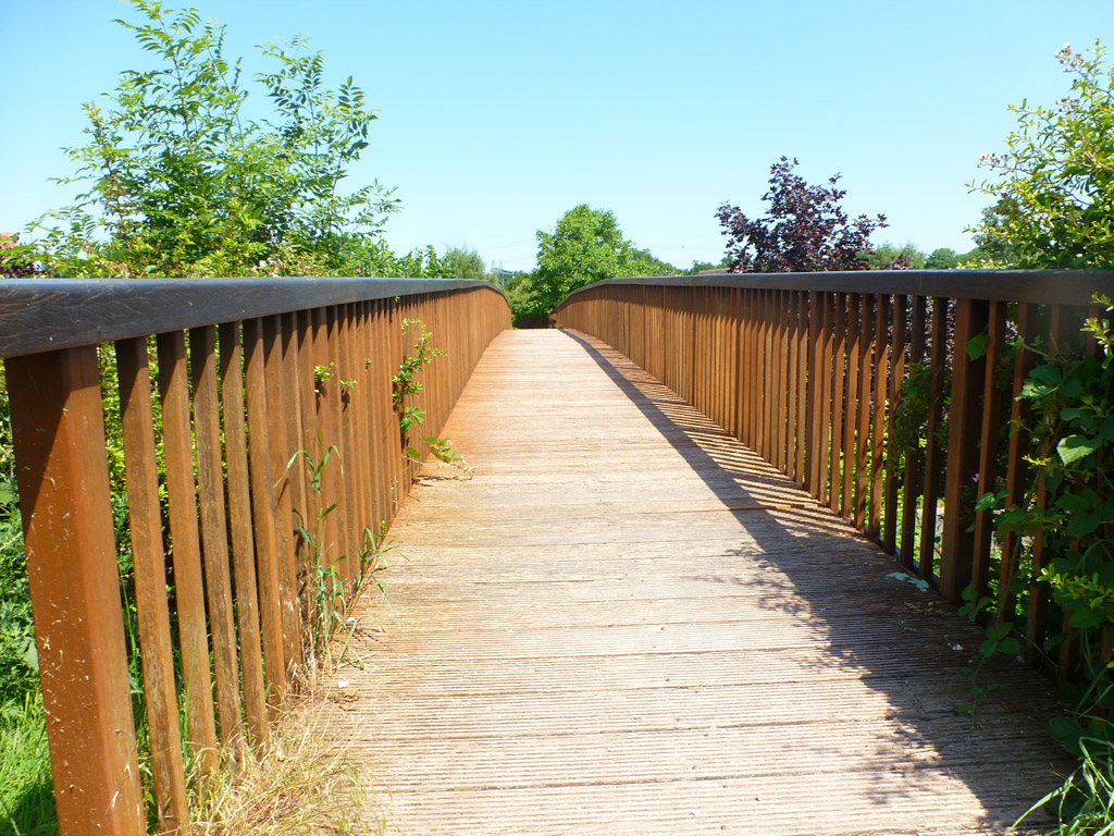 Passerelle pietonne cintrée et grade-corps vertical