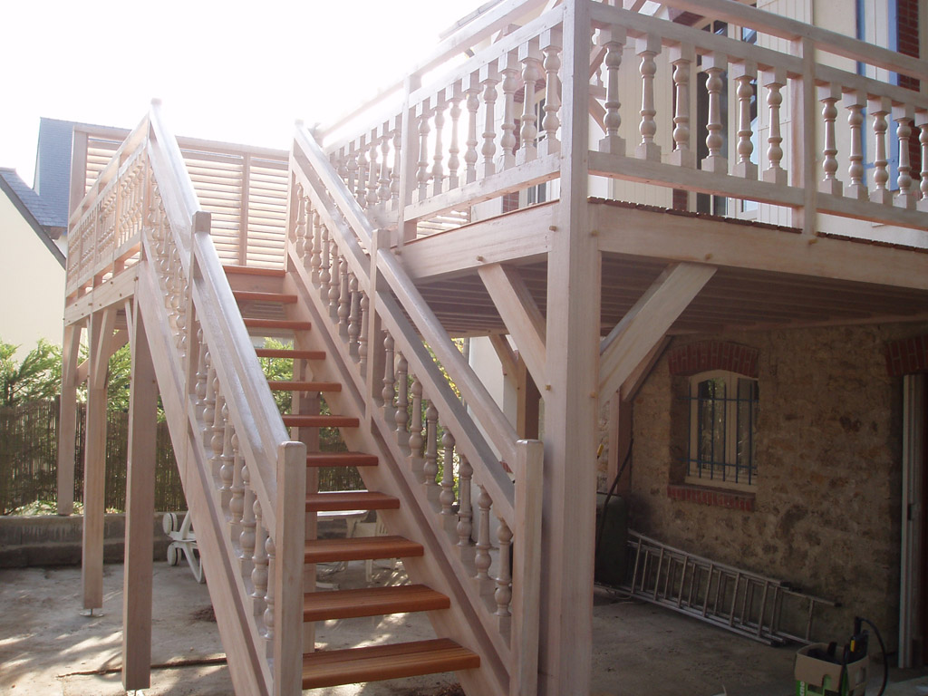Escalier sans contremarche accès terrasse