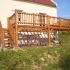 Terrasse suspendue avec garde-corps ballustre droite et escalier